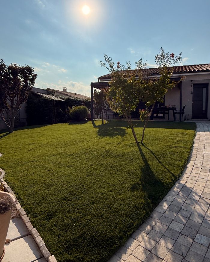 Pelouse et jardin entretenus
